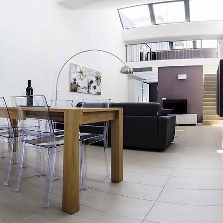 Comoloft Room photo
